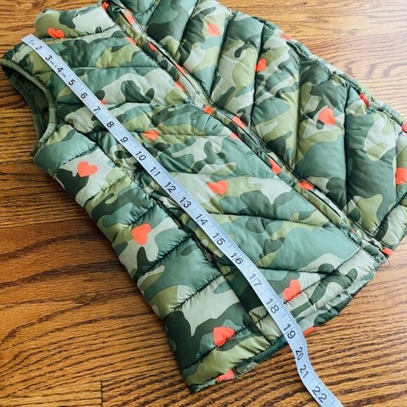 GAP Kids Camo Puffer Vest Jacket - Picture 9 of 10